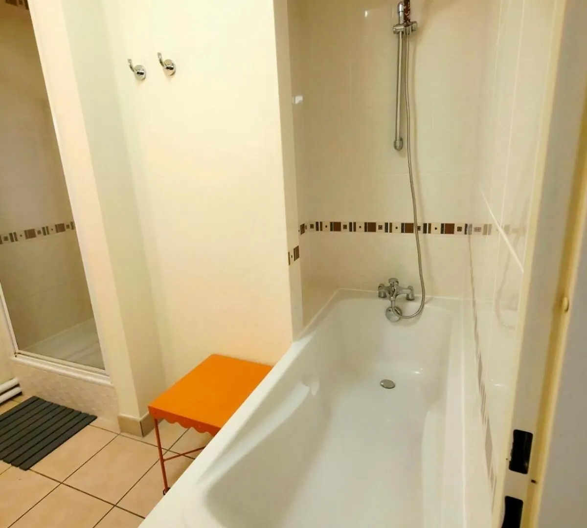 Daire Spacious cozy flat near Divonne center