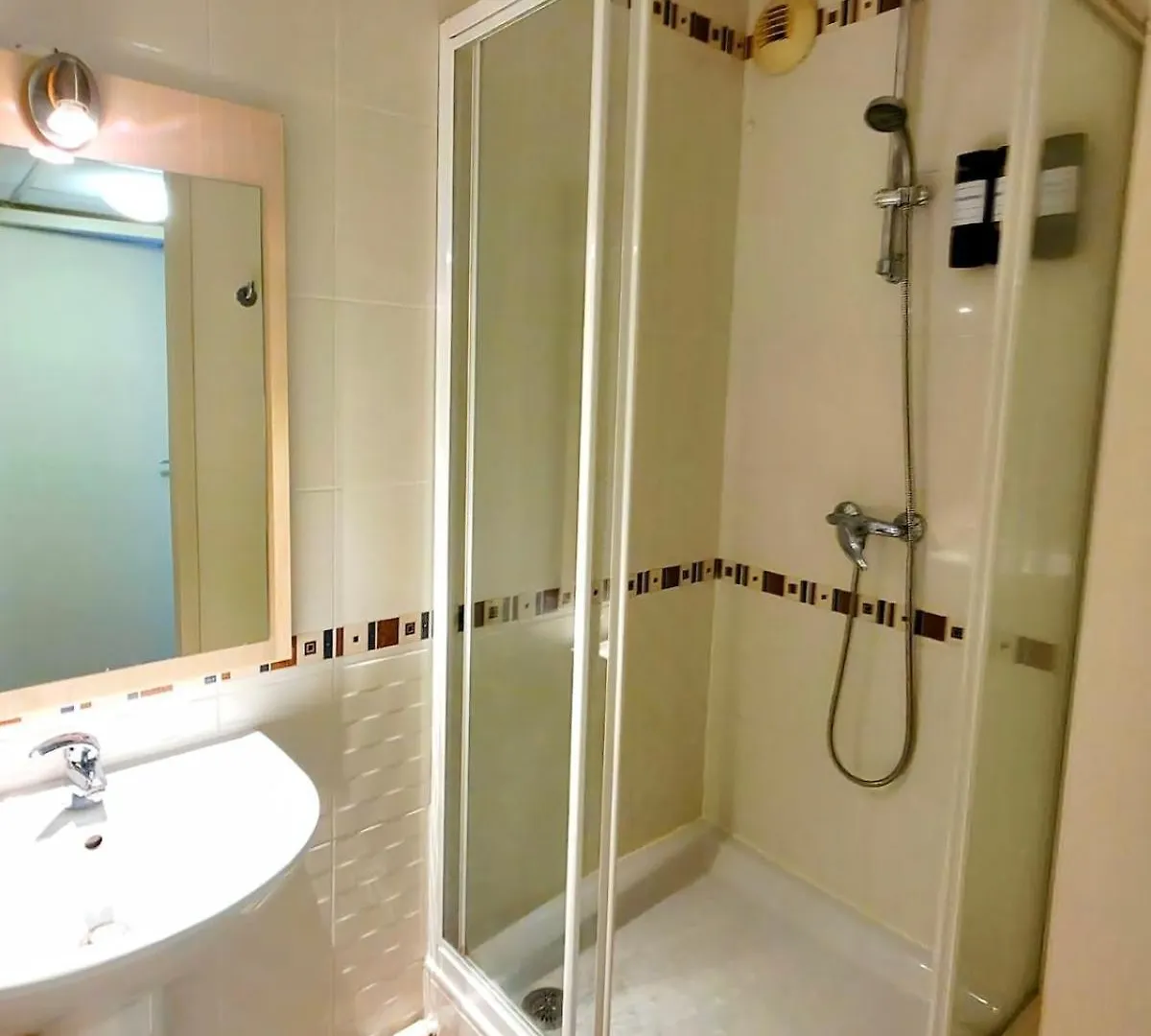 Spacious cozy flat near Divonne center 0*, Divonne-les-Bains Fransa