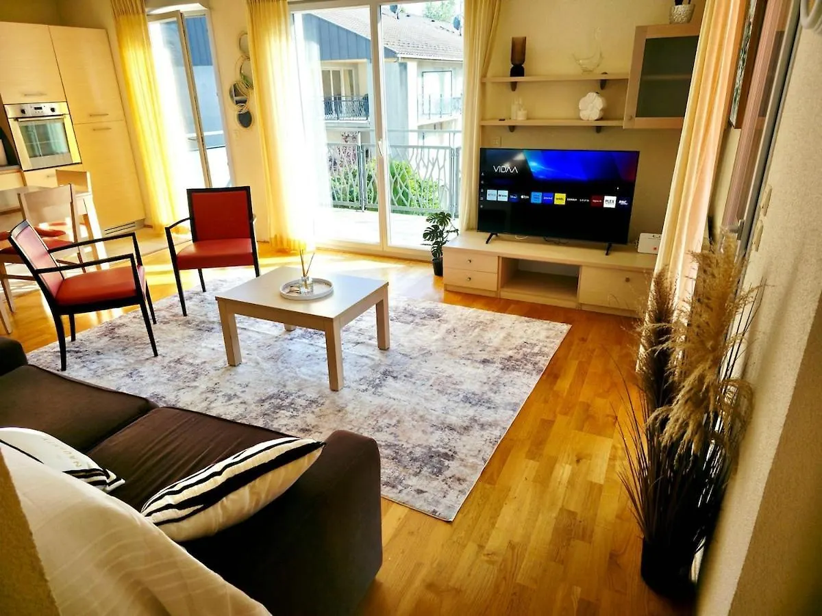 Spacious cozy flat near Divonne center 0*, Divonne-les-Bains Fransa